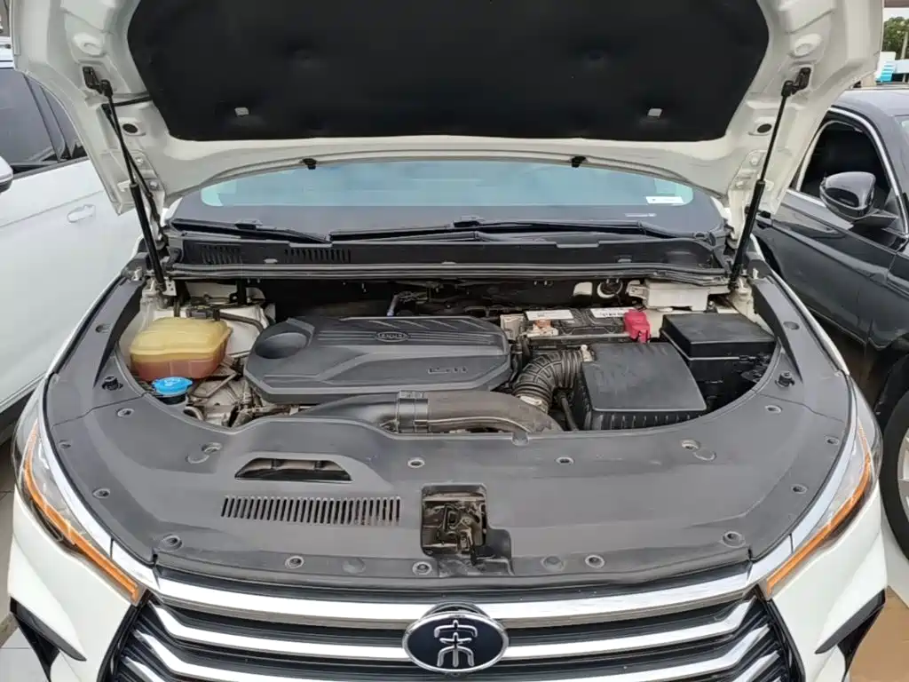 BYD MAX — миниатюра 20
