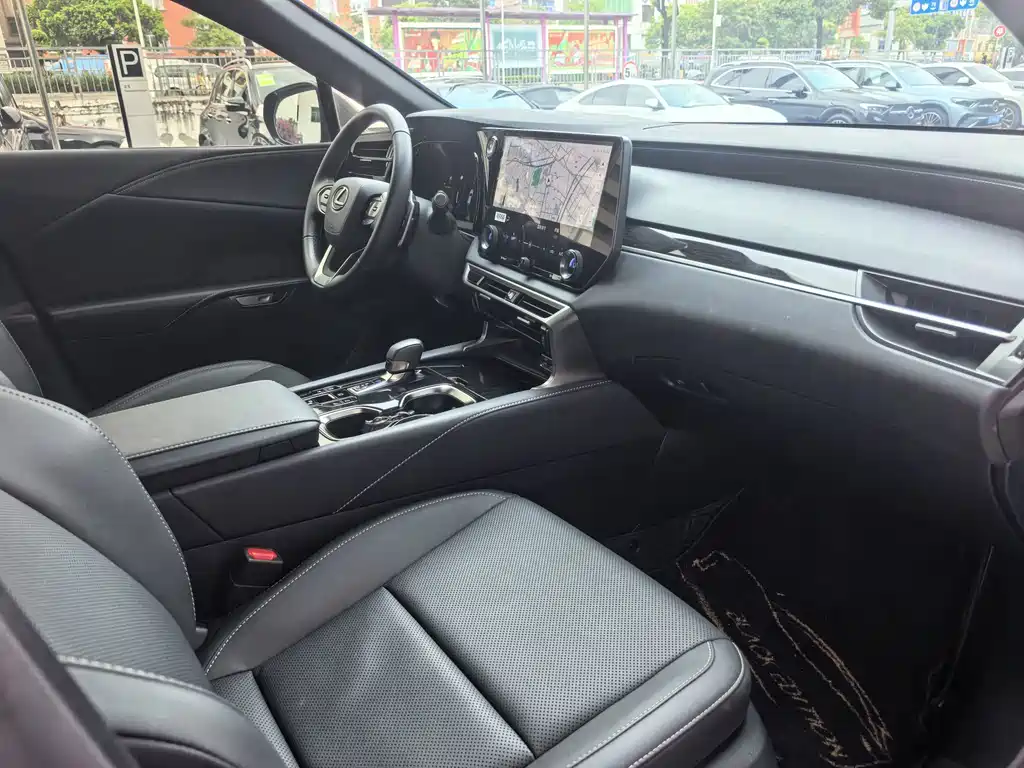 Lexus RX — миниатюра 15