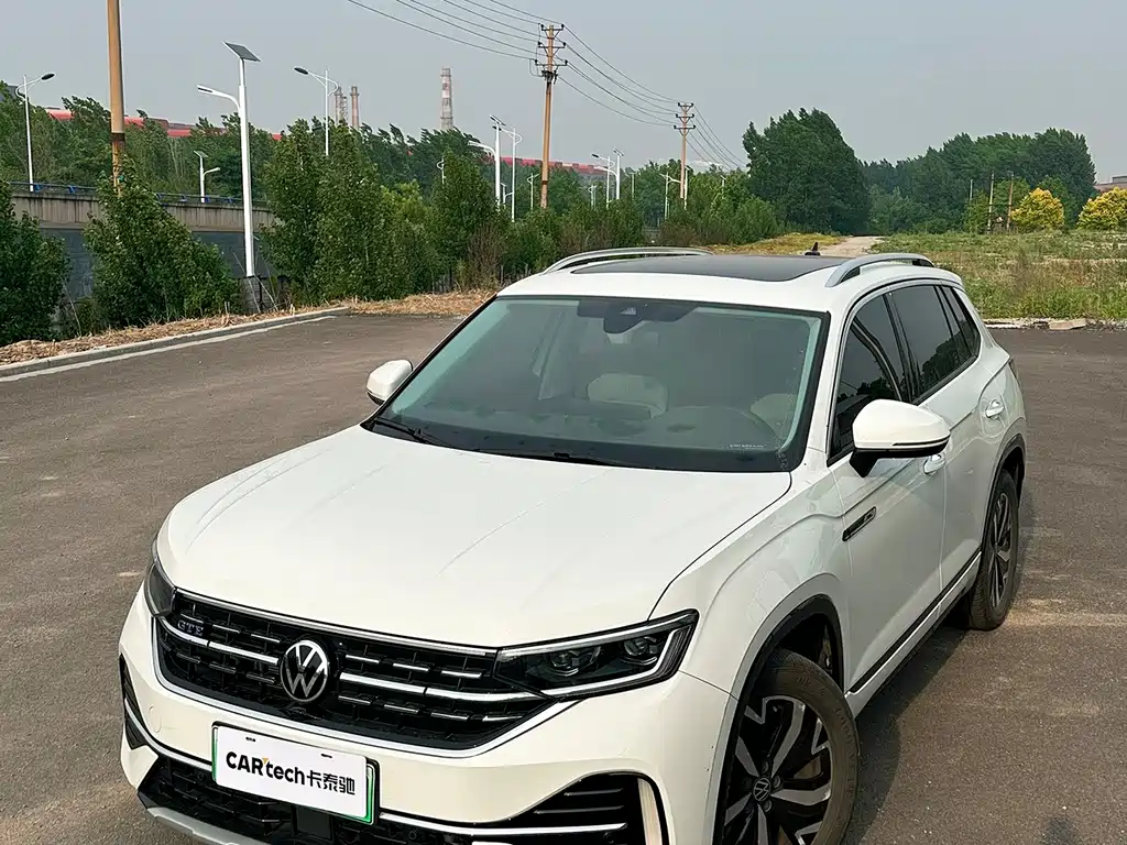 Volkswagen GTE PHEV 2023