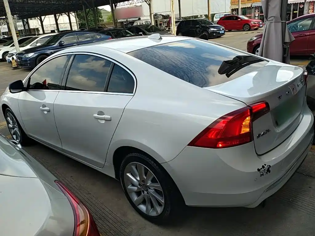 Volvo S60 — миниатюра 5