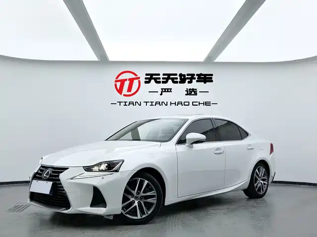 LEXUS IS 2017