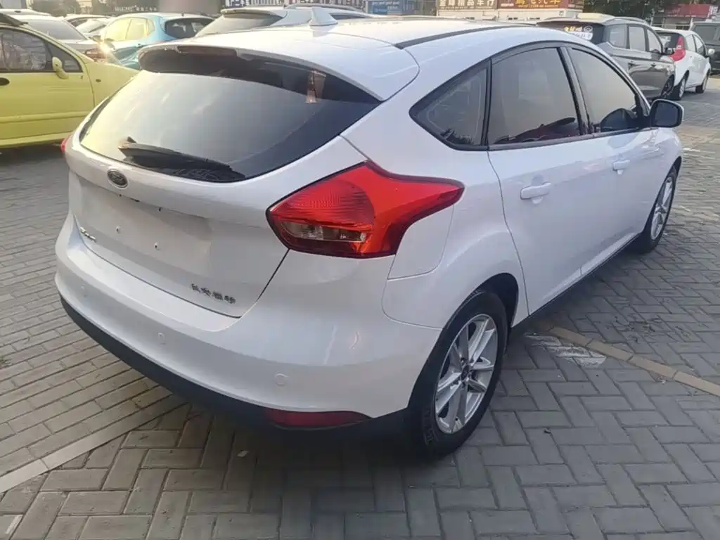 Ford Focus — миниатюра 7