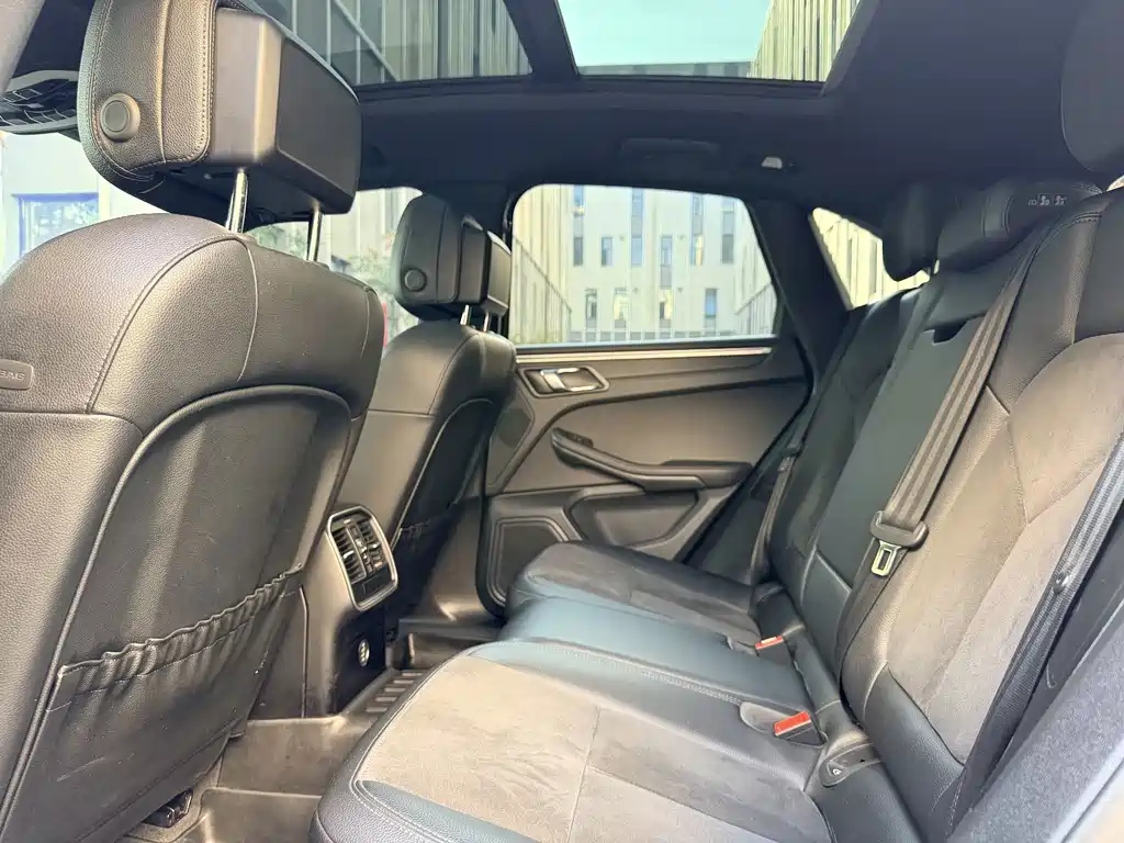Porsche Macan — миниатюра 6