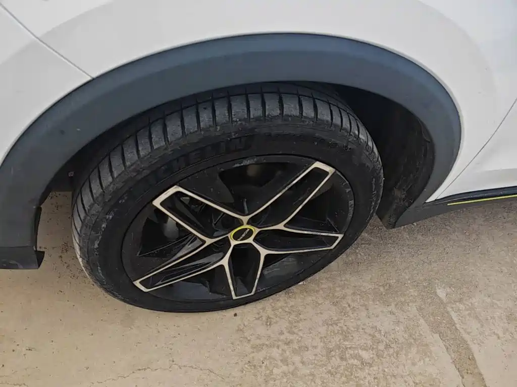 Roewe RX5 New Energy — миниатюра 23