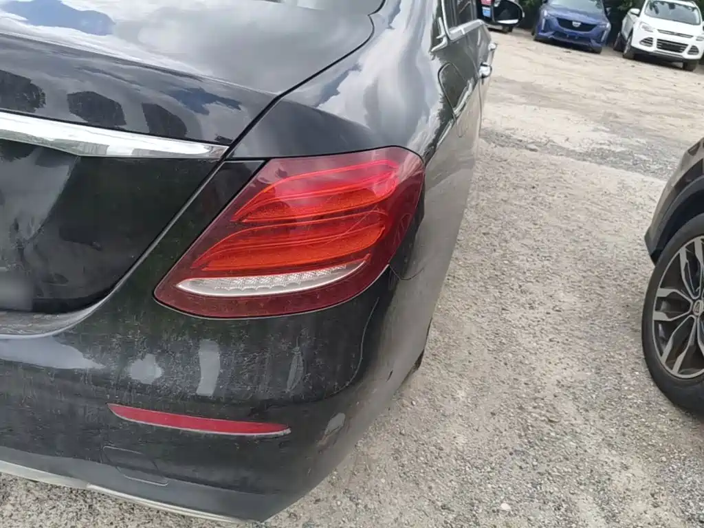 Mercedes-Benz E-Class — миниатюра 13