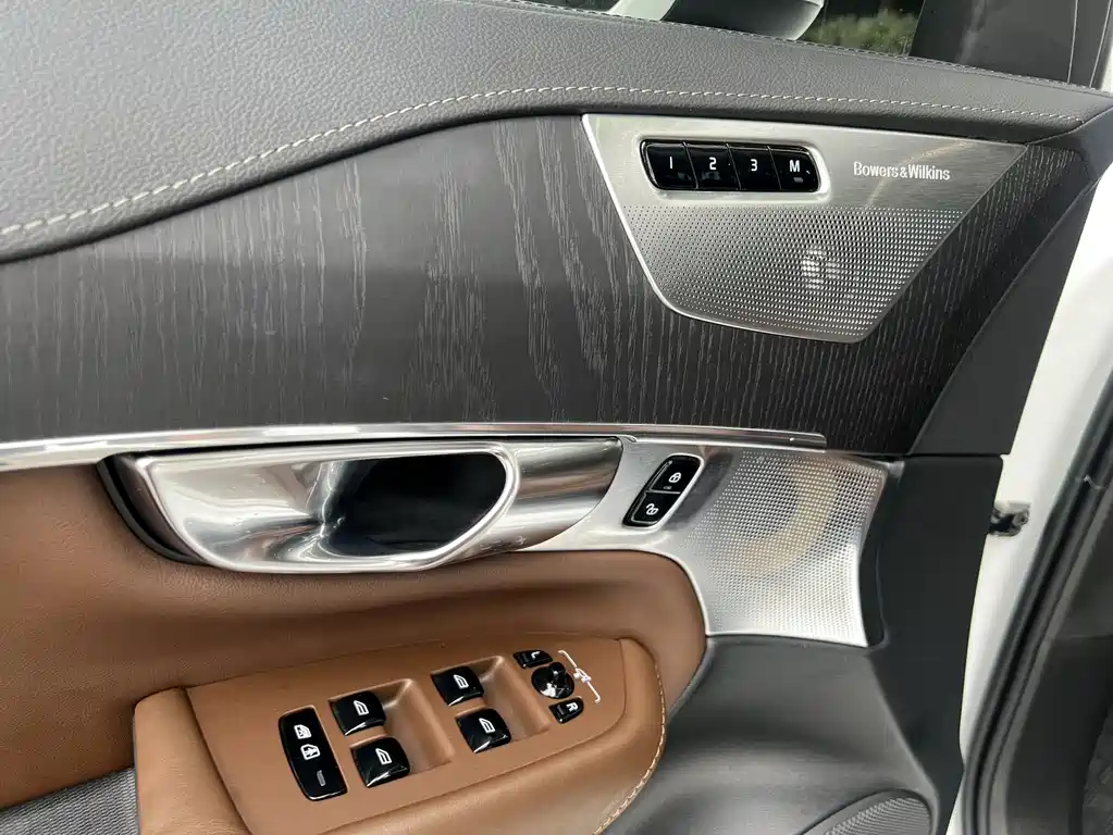 Volvo XC90 2020 T6 Luxury 7 мест