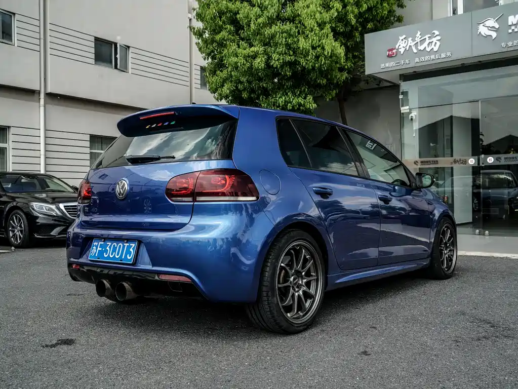 Volkswagen Golf 2011 2.0TSI R