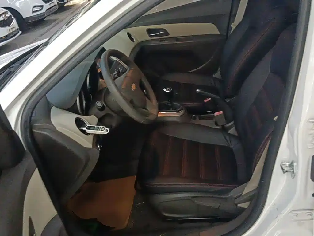 Chevrolet Cruze — миниатюра 15