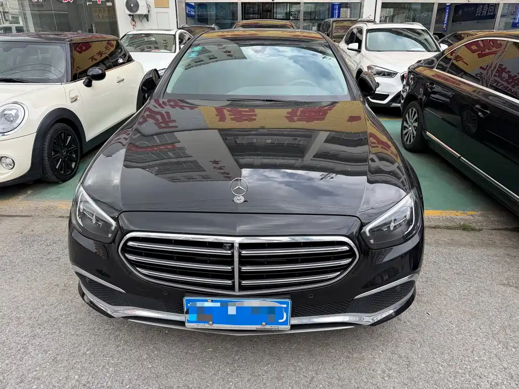 Mercedes-Benz E-Class — миниатюра 2