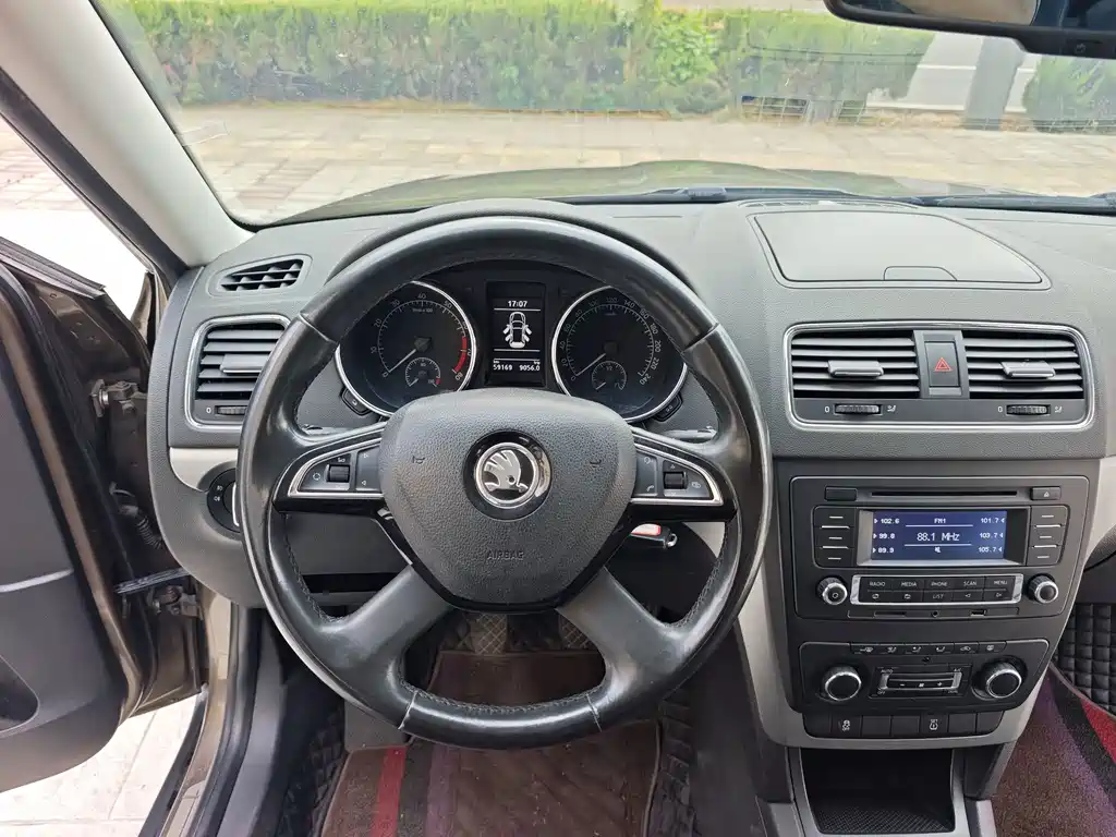 Skoda Yeti — миниатюра 11