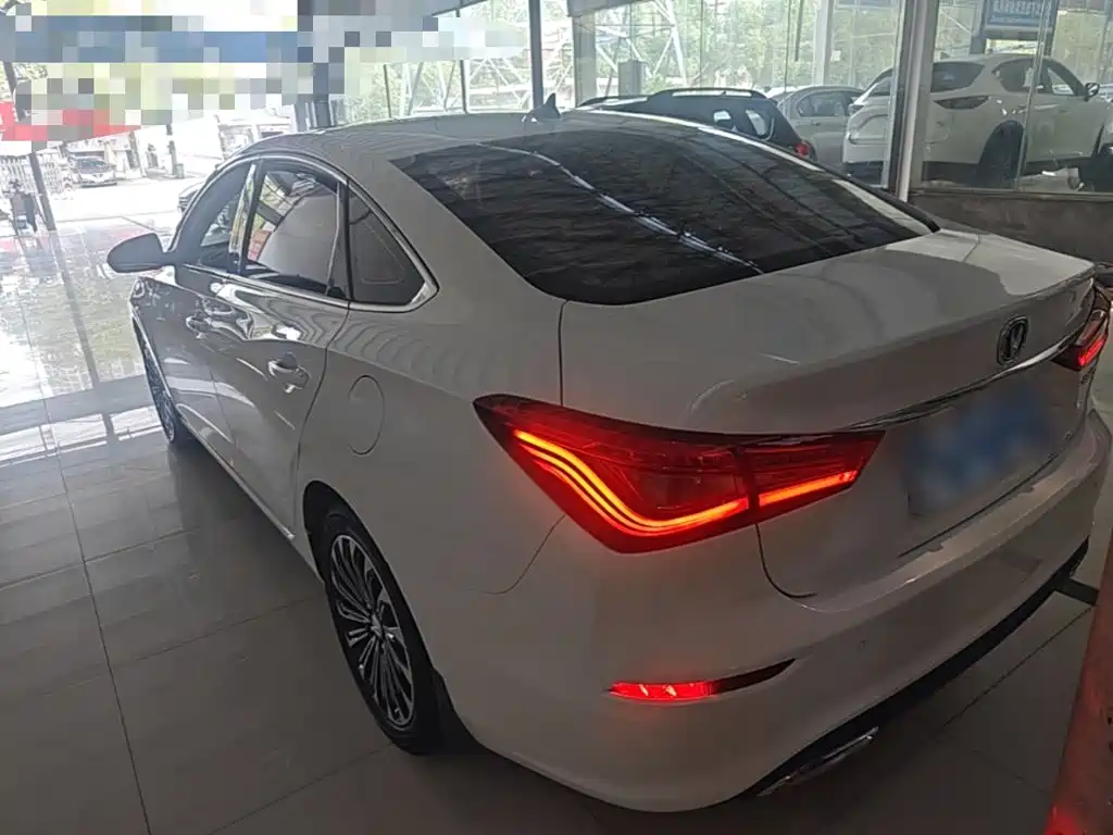 Changan Eado — миниатюра 5