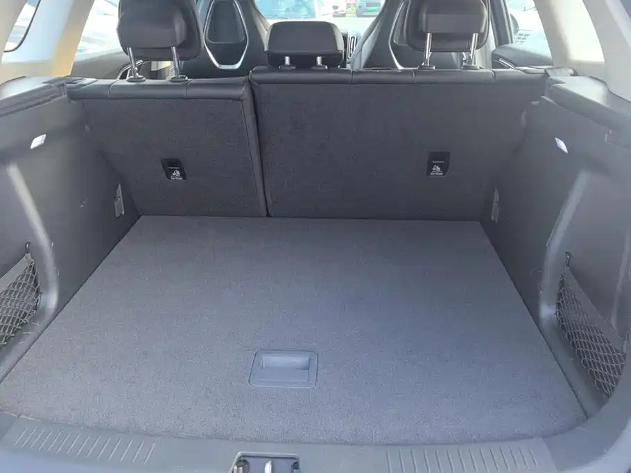 Hongqi Hongqi HS3 PHEV — миниатюра 4