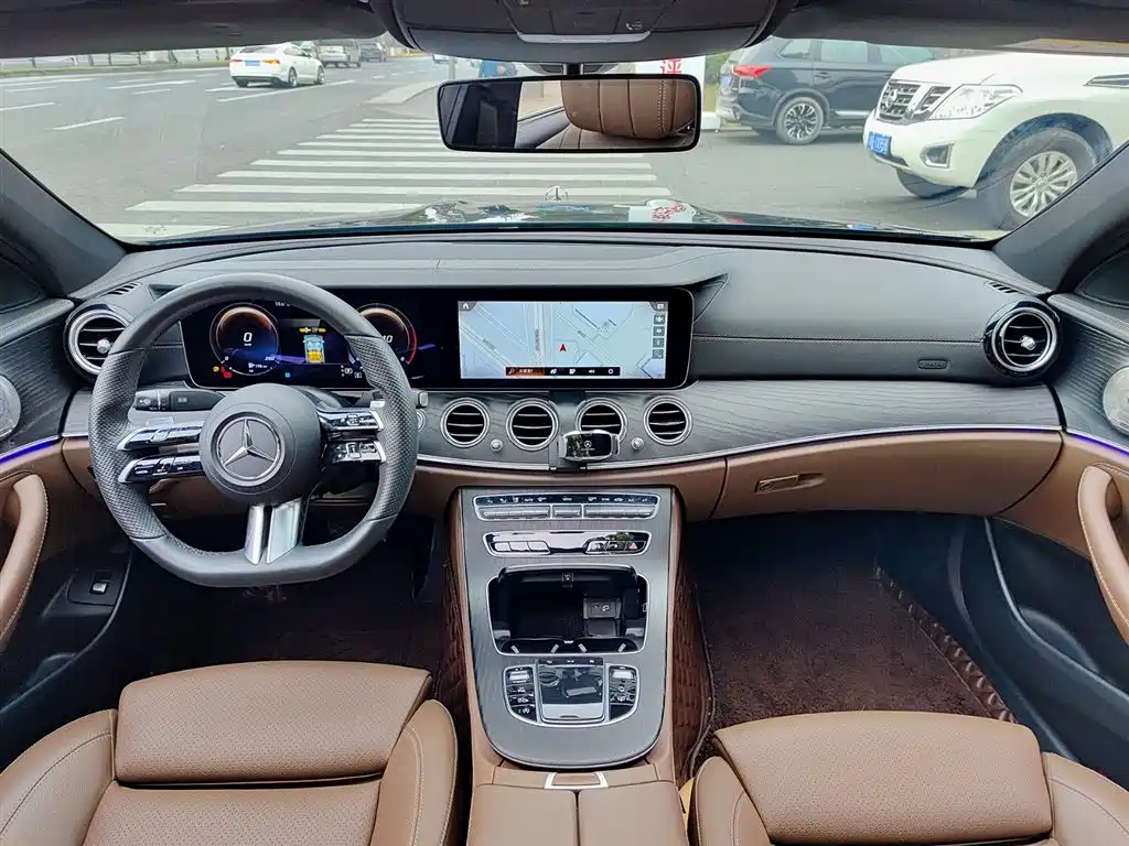 MERCEDES-BENZ E CLASS