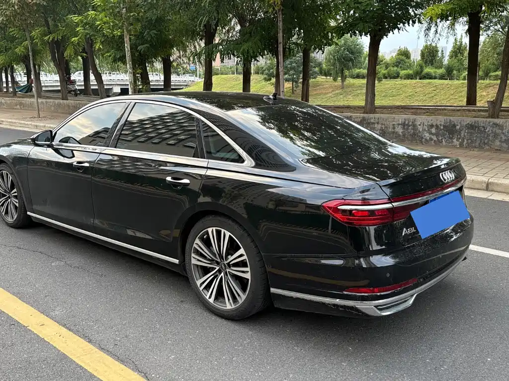 Audi A8 — миниатюра 7