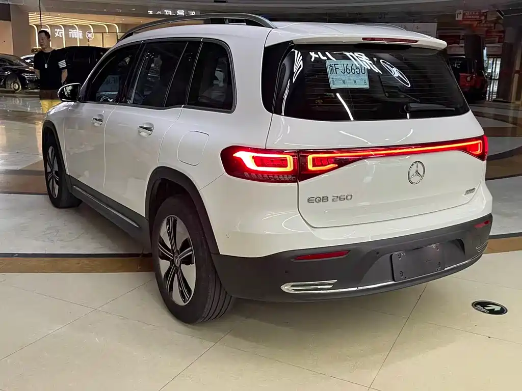 Mercedes-Benz EQB — миниатюра 14