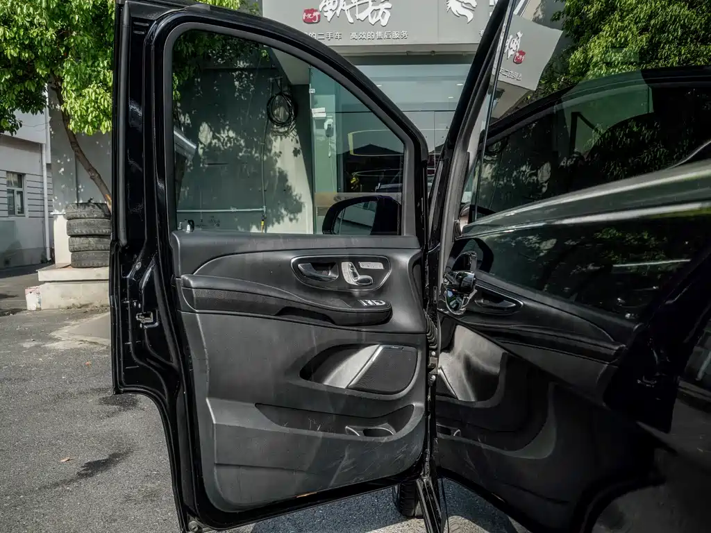 Mercedes-Benz V-Class V 2022 V 260 Luxury