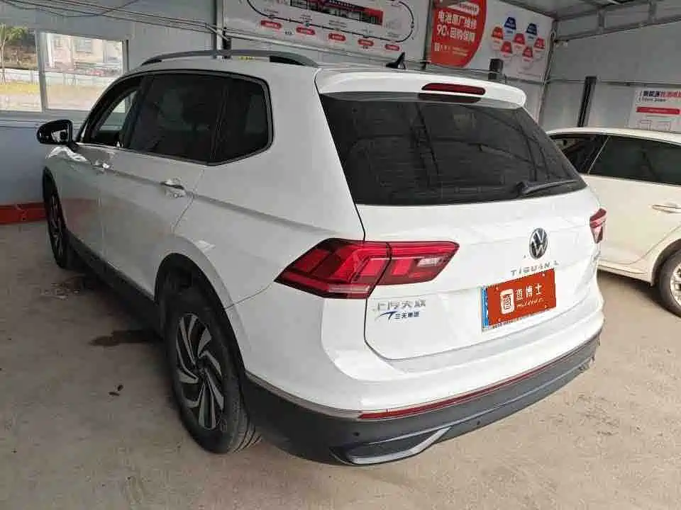 Volkswagen Tiguan L — миниатюра 9