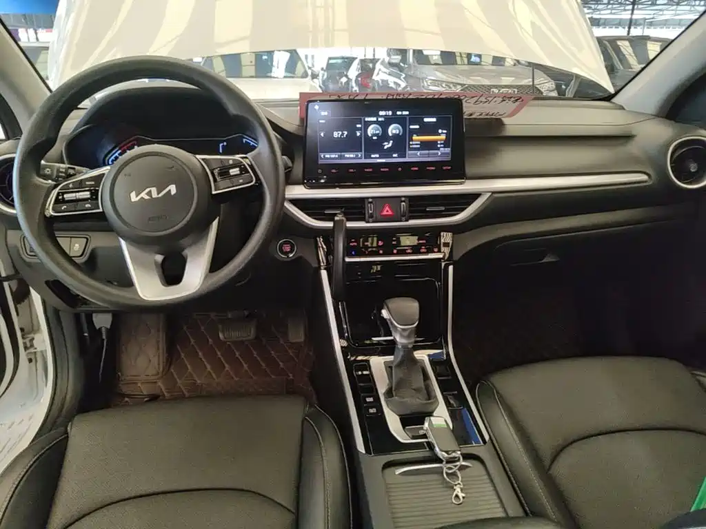 Kia K3 — миниатюра 10