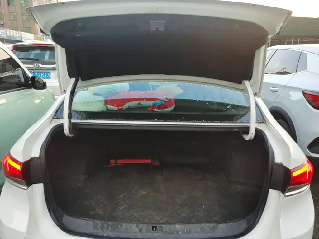 Buick Excelle — миниатюра 15