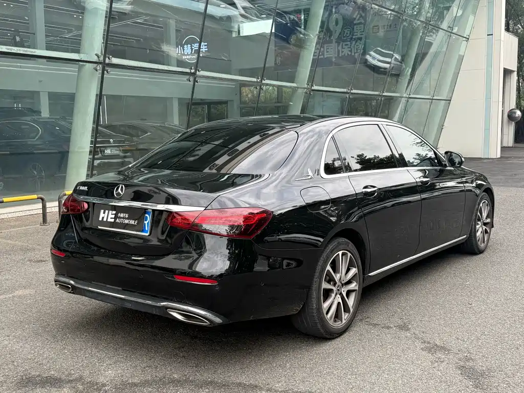 Mercedes-Benz E-Class — миниатюра 4