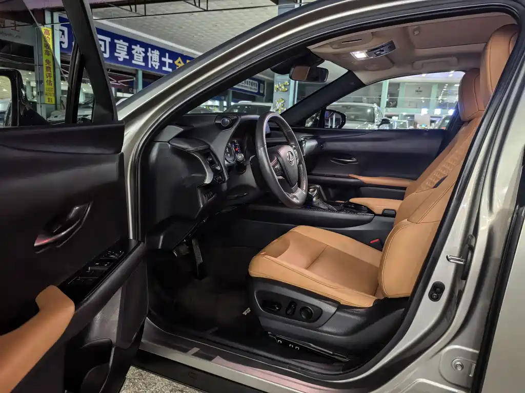 Lexus UX — миниатюра 6