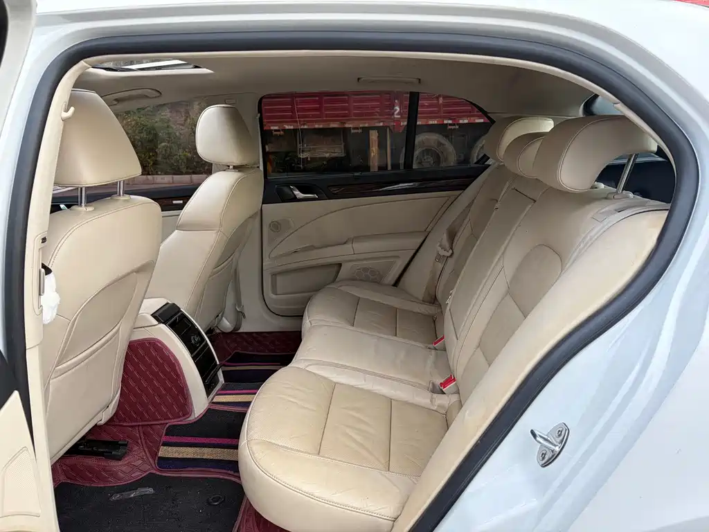 Skoda Superb — миниатюра 8