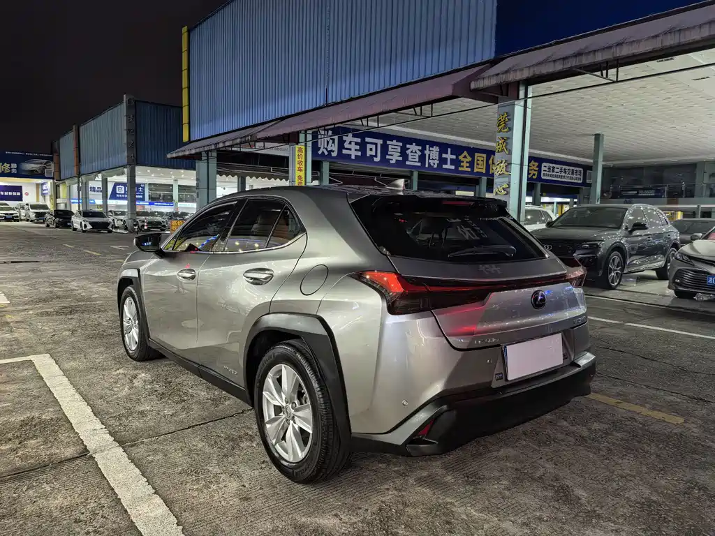 Lexus UX — миниатюра 13