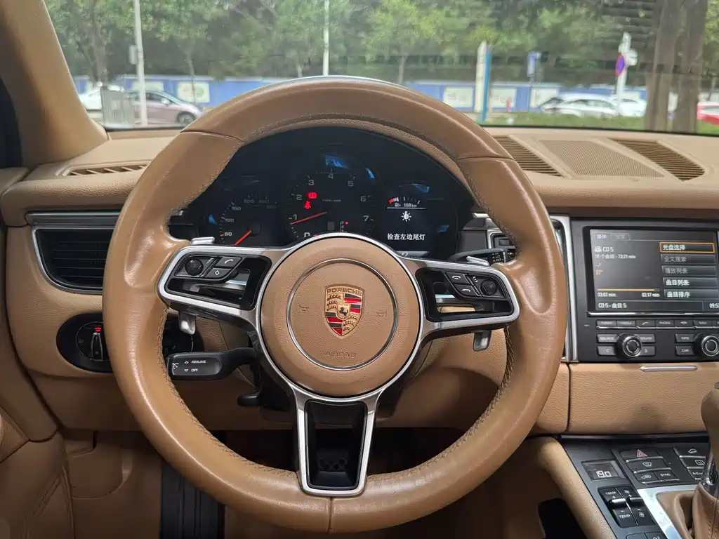 Porsche Macan — миниатюра 14