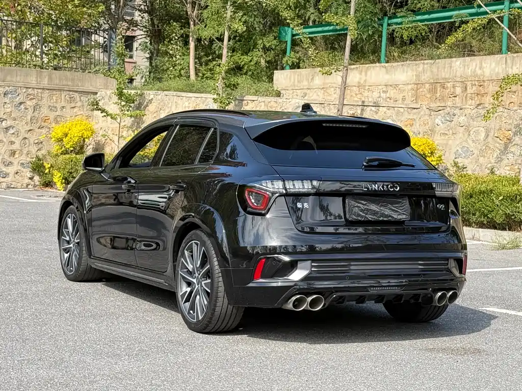 Lynk & Co 02 Hatchback — миниатюра 5