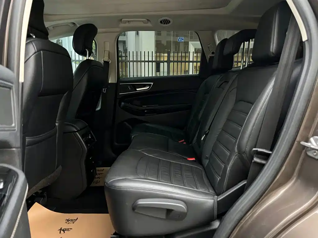 Ford Edge — миниатюра 4