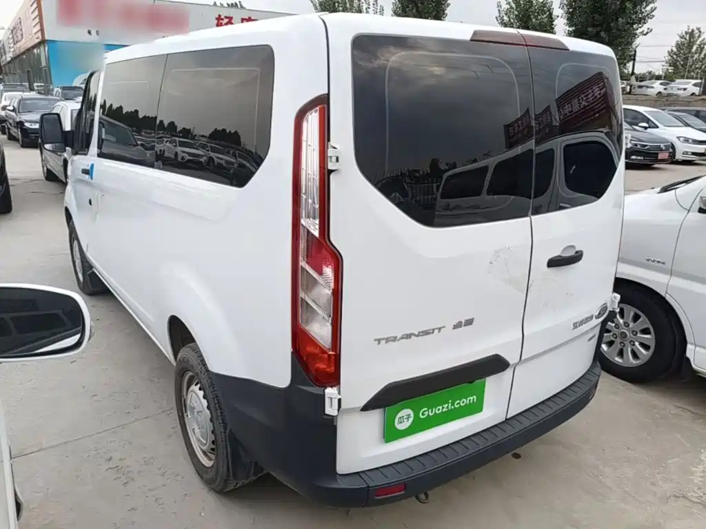 Ford Transit — миниатюра 5