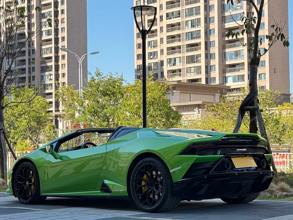 LAMBORGHINI HURACÁN