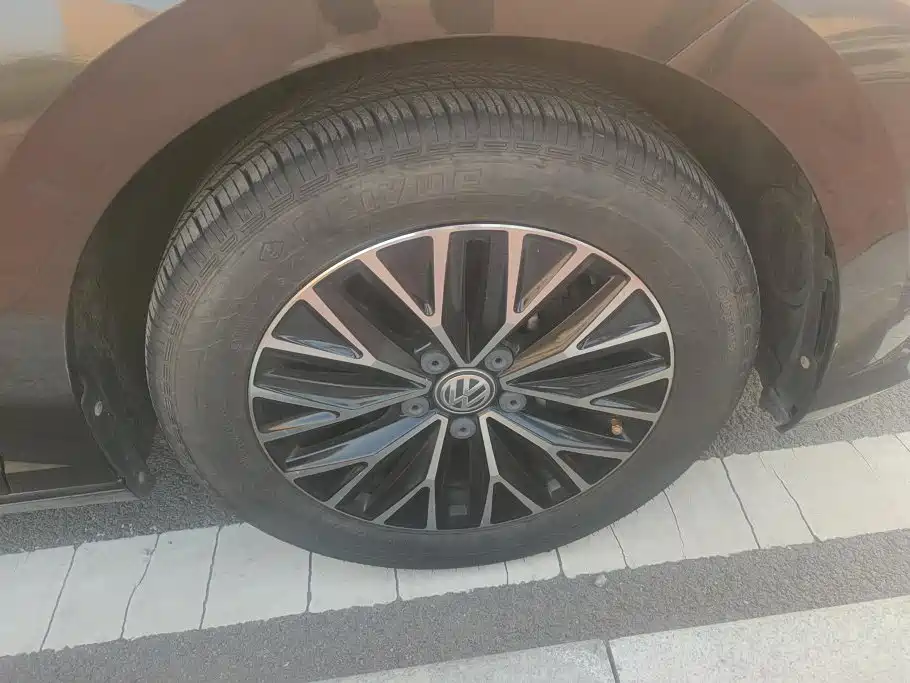 Volkswagen Sagitar — миниатюра 6