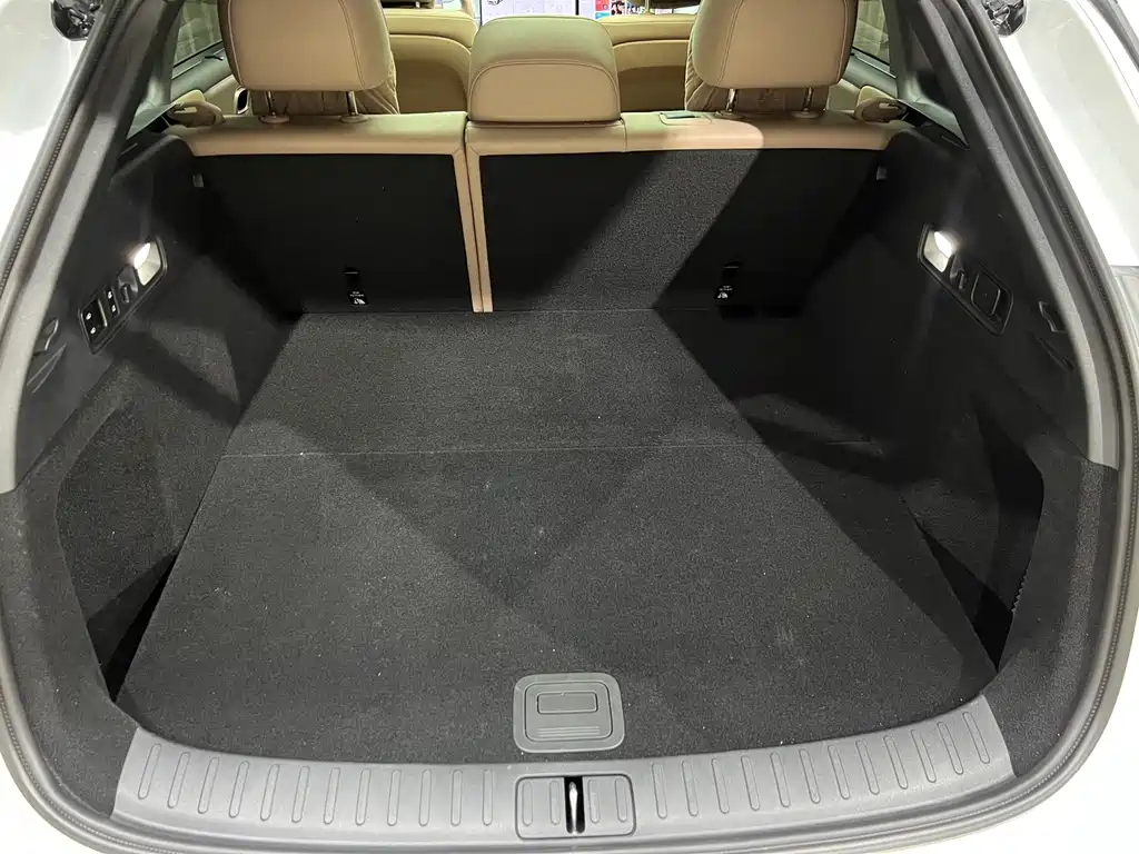 Li Auto Идеальный i6 — миниатюра 16
