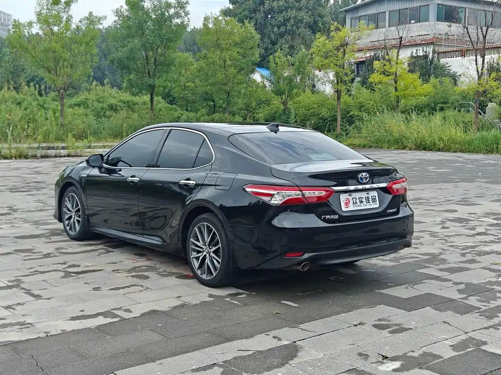 Toyota Camry — миниатюра 9