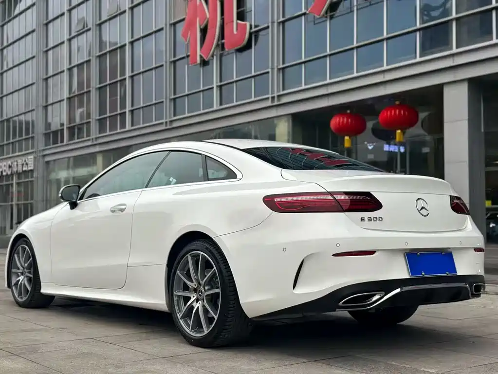 MERCEDES-BENZ E CLASS