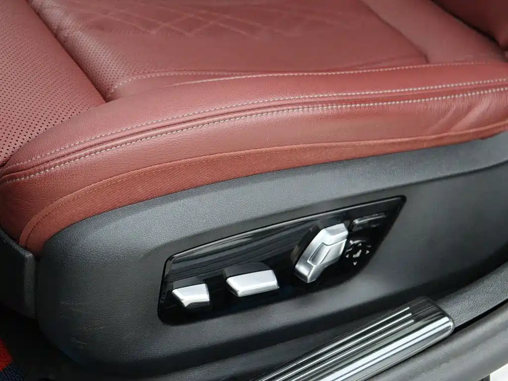 BMW 5 Series New Energy — миниатюра 4