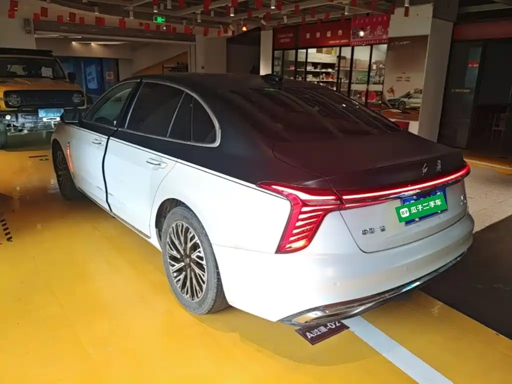 Hongqi H5 2024 2.0T AT