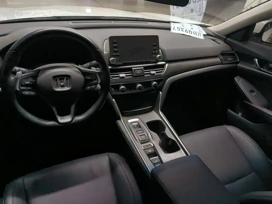 Honda Accord — миниатюра 12