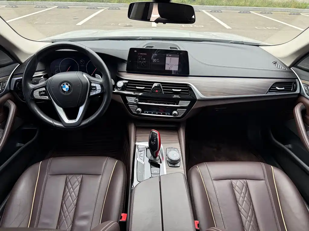 BMW 5 Series — миниатюра 12