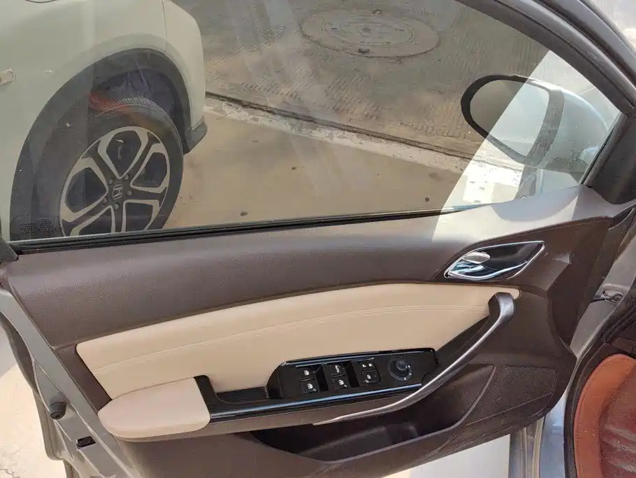Baojun 310W — миниатюра 7