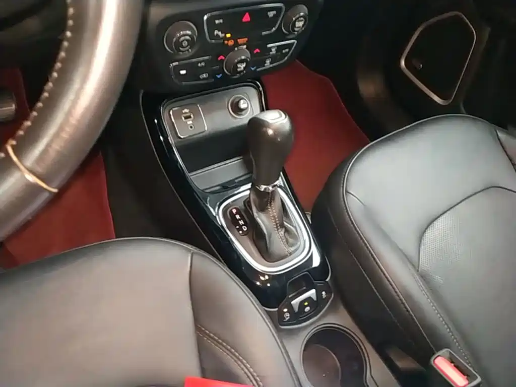 Jeep Compass — миниатюра 14