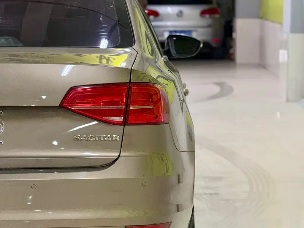 Volkswagen Sagitar 2017 1.6L MT Comfort