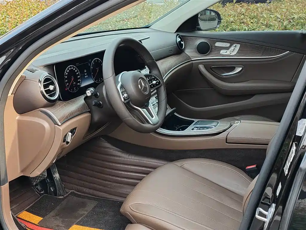 Mercedes-Benz E-Class E 2019 E 300 L Fashion