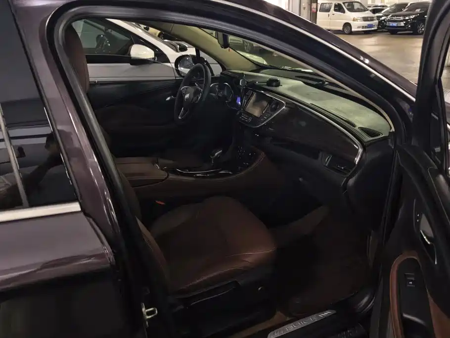 Buick Envision Plus — миниатюра 8