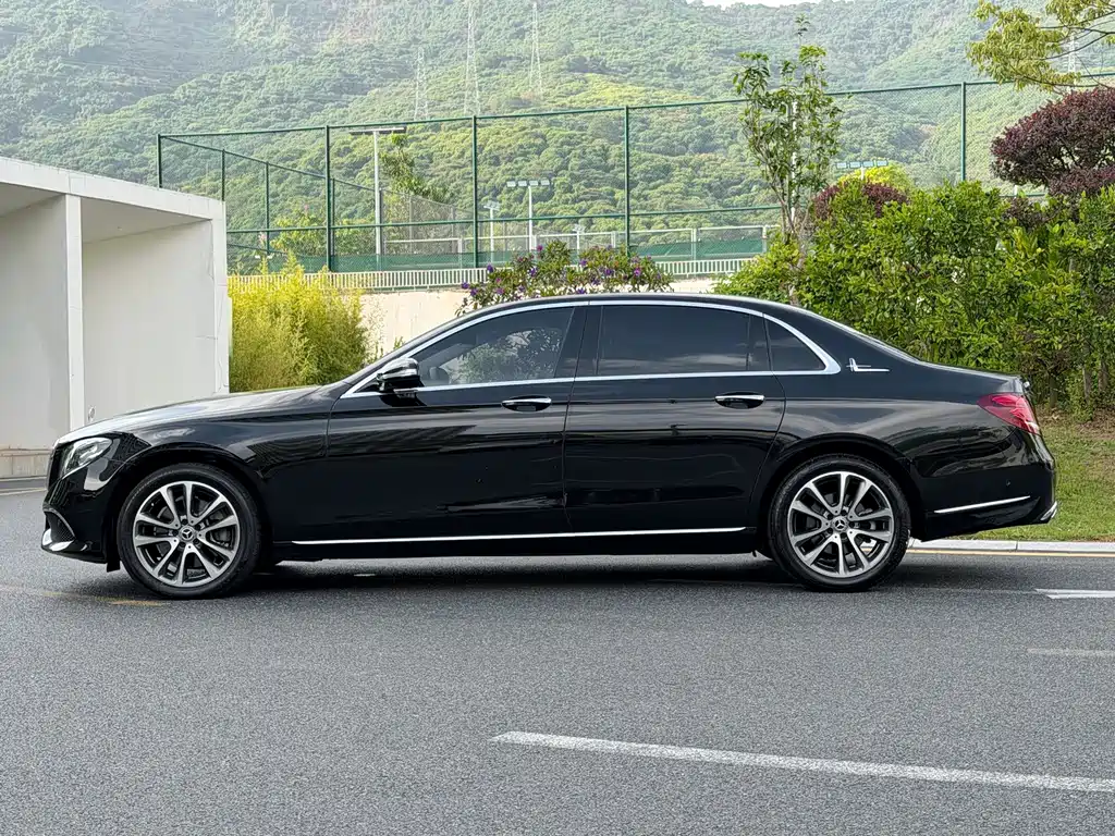 Mercedes-Benz E-Class — миниатюра 4