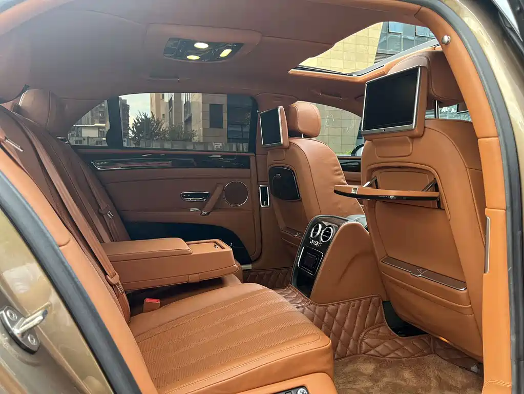 Bentley Flying Spur — миниатюра 9