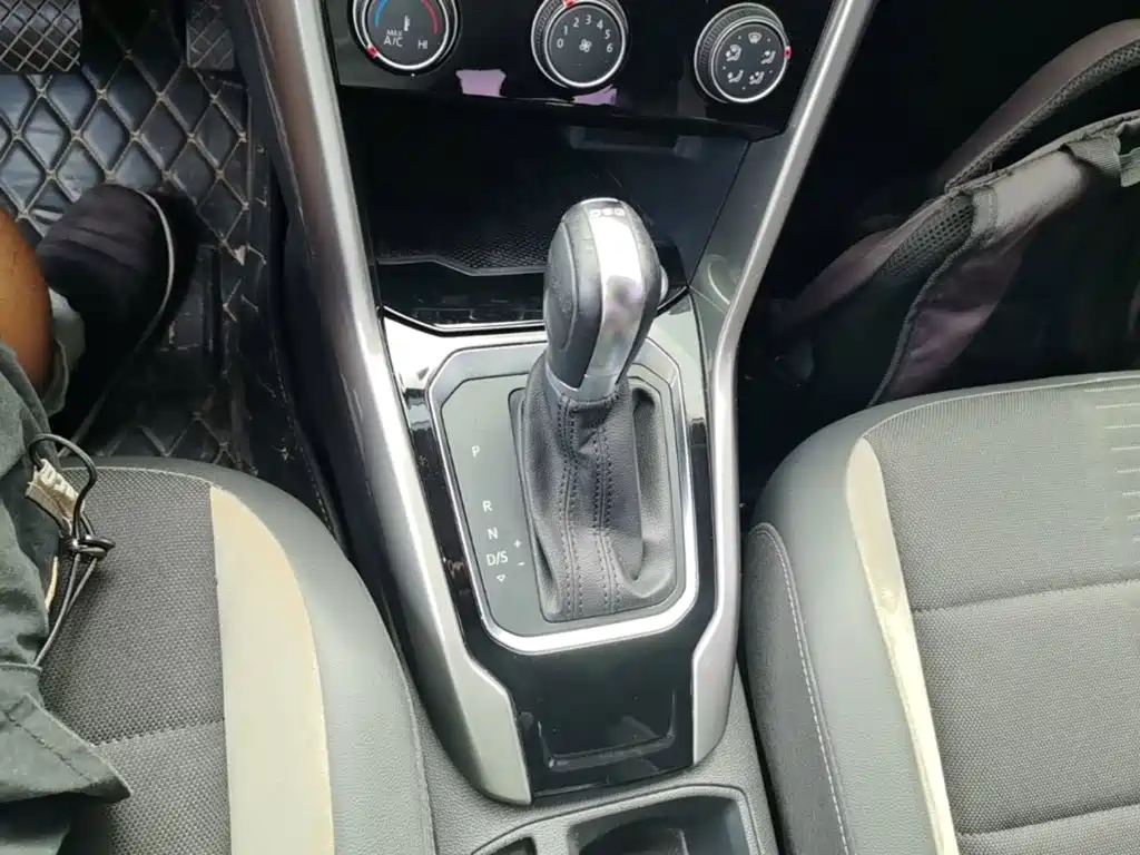 Volkswagen T-Roc — миниатюра 14