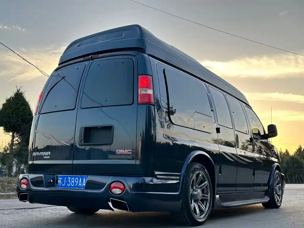 GMC Savana — миниатюра 29