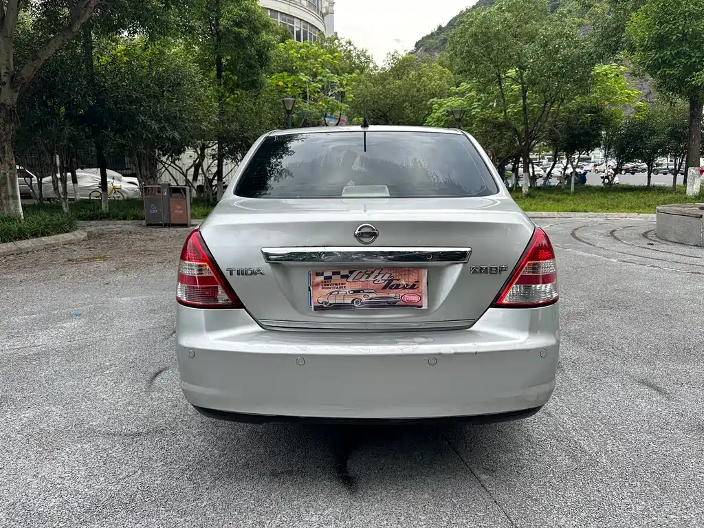 Nissan Tiida 2008 1.6L AT